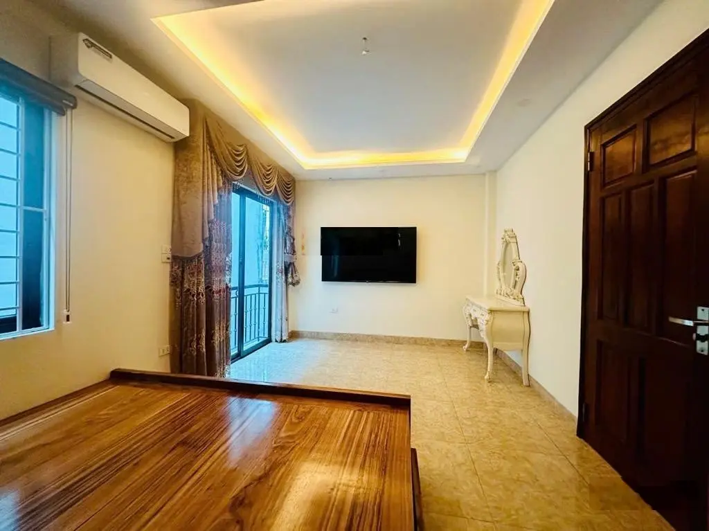 Bán nhanh nhà Hà Trì: Dt: 30m2, 5 tầng. Mt: 5,6m. Giá: 6,5 tỷ Hà Đông