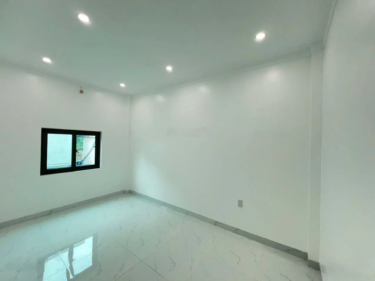 Bán nhà 3 tầng sân cổng độc lập tại Đặng Cương, 60m2 ngõ ô tô đỗ cửa, giá chỉ hơn 1 tỷ