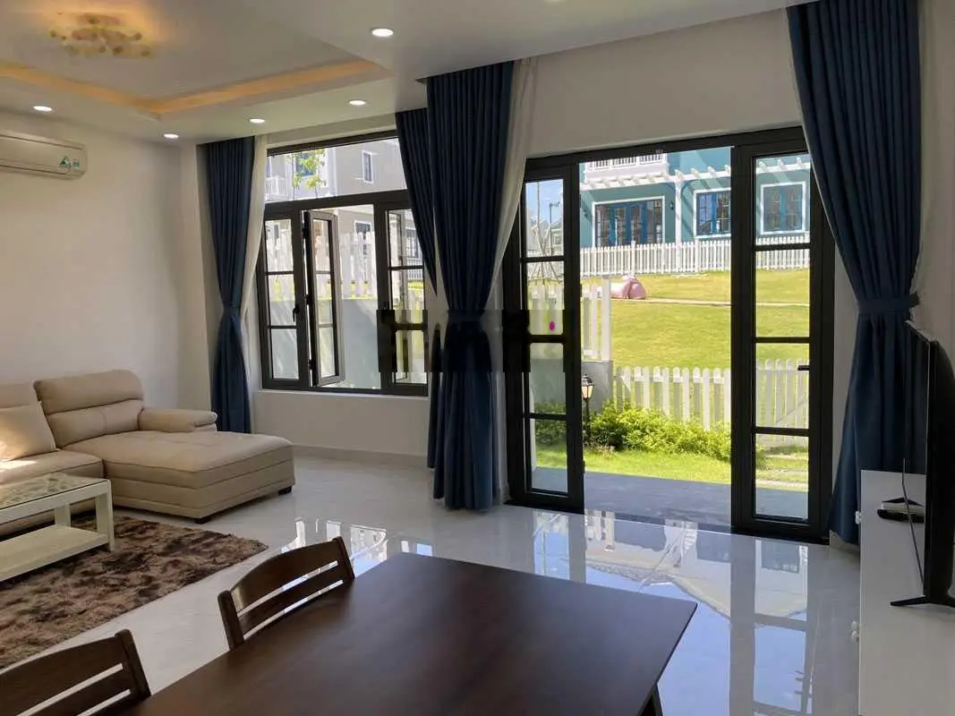 Chính chủ bán biệt thự đơn lập 12m x 20m, full nội thất view biển, công viên nước giá tốt