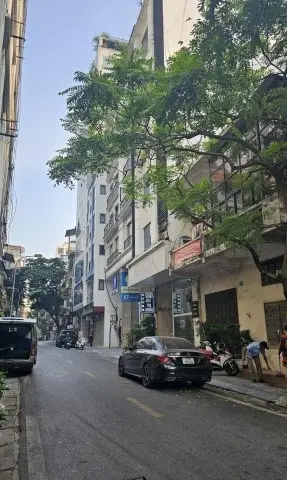 Cần bán shophouse, nhà phố thương mại 120m2 giá 69 tỷ VND tại Đường Bùi Thị Xuân, Hà Nội