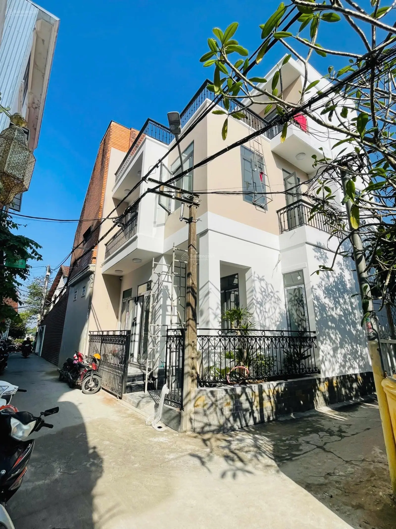 Nhà 3 tầng Nguyễn Công Trứ phù hợp làm homestay chỉ 5,6 tỷ