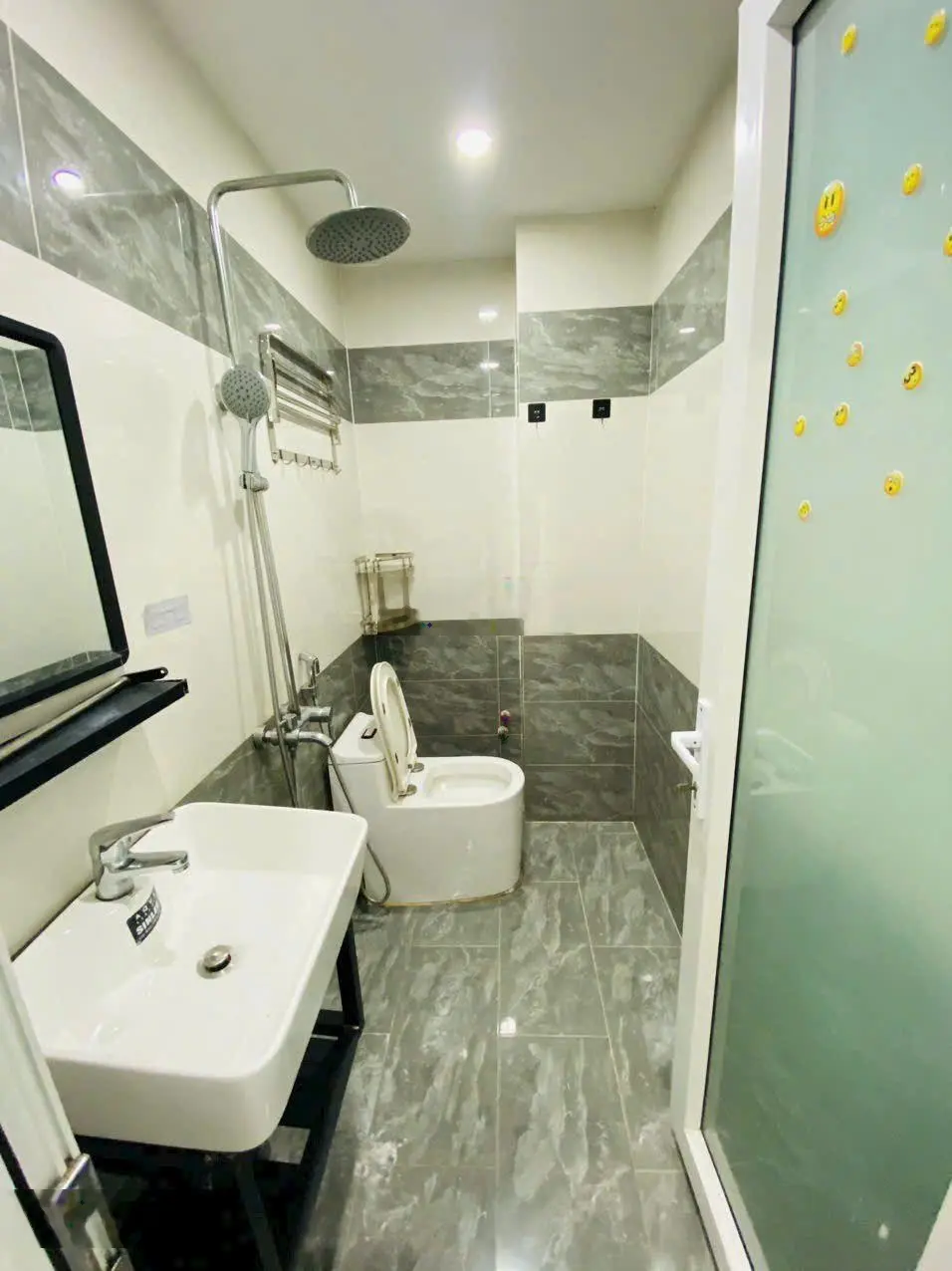 Bán nhà riêng 4PN, 3WC, 52m2 tại Thạnh Xuân, Q12, sát ngã tư Ga, 4,95 tỷ