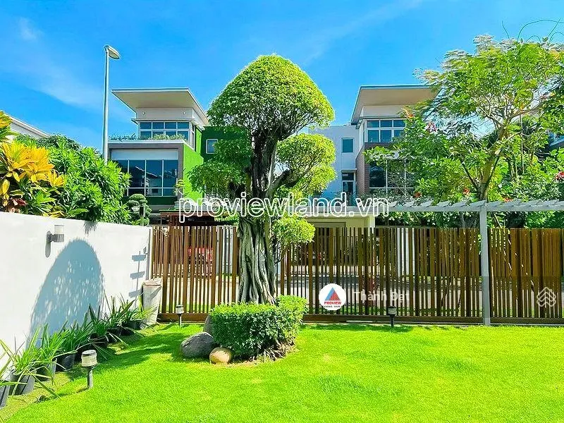 Bán biệt thự tại Riviera Cove Quận 9 gồm 1 trệt 2 lầu, 16x31m đất, nhà đẹp, giá tốt