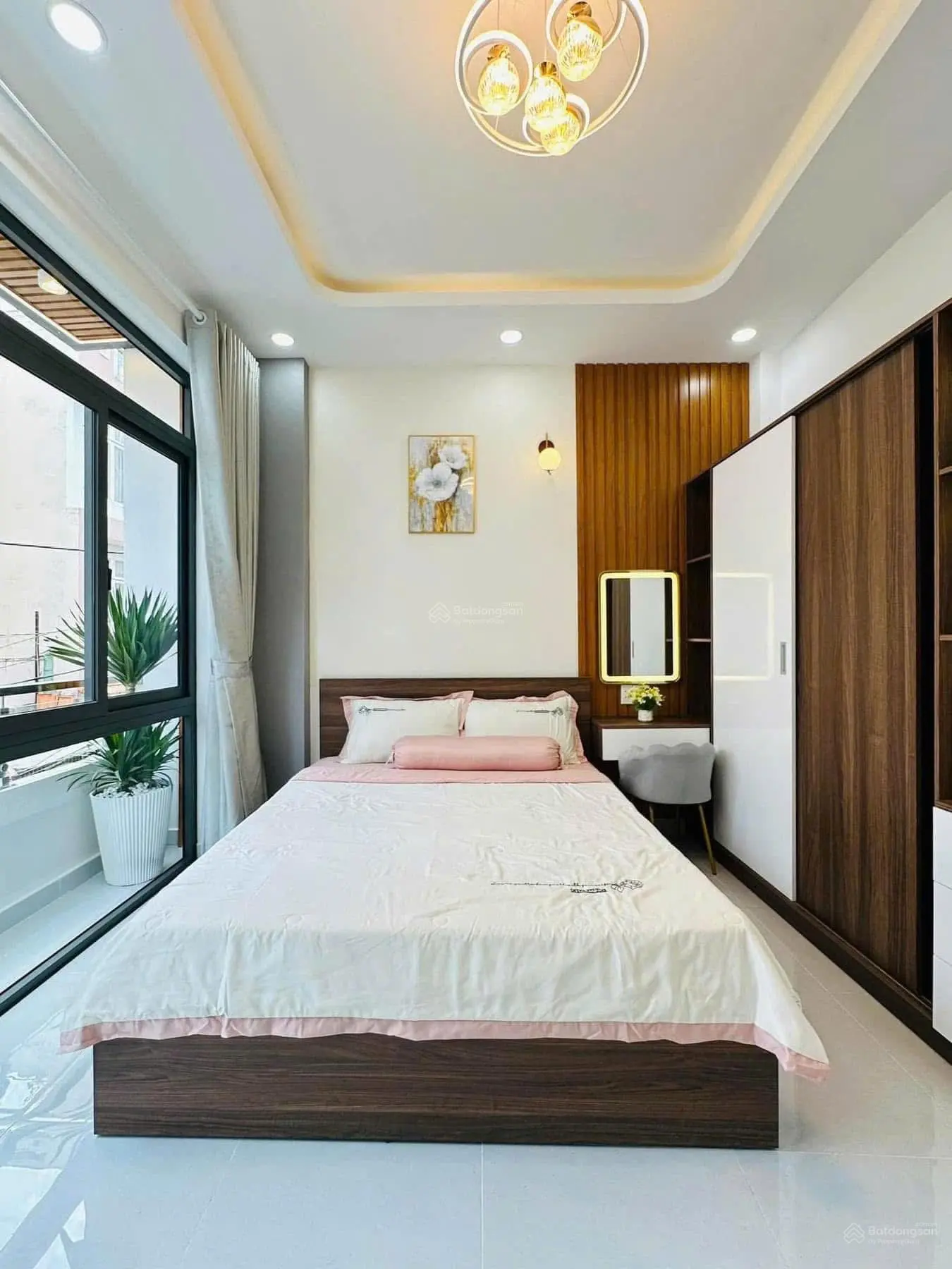 Hàng hiếm tại đường Hoàng Diệu, Phú Nhuận. Bán nhà riêng DT 55 m2 giá 2tỷ550 SHR. Liên hệ em ngay