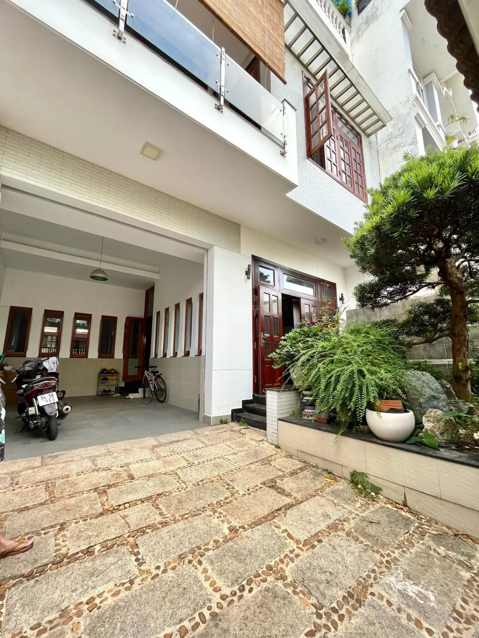 Villa, F27 Thanh Đa chủ đi nước ngoài bán cần bán lại ngôi nhà tâm huyết (8,3x20m trệt 3 lầu, ST)