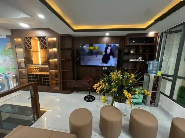 Deal hời căn nhà đường Hoàng Hoa Thám, Q. Tân Bình. Giá:3.1 tỷ/60 m2, SHR. LH: 0338843055