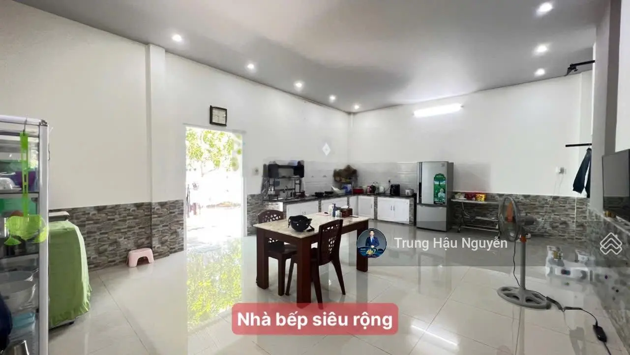 Nhà Nguyễn Cư Trinh TP Rạch Giá, đường ô tô 5m, nhà trệt còn mới chất lượng, 7.9x43m, sổ hoàn công