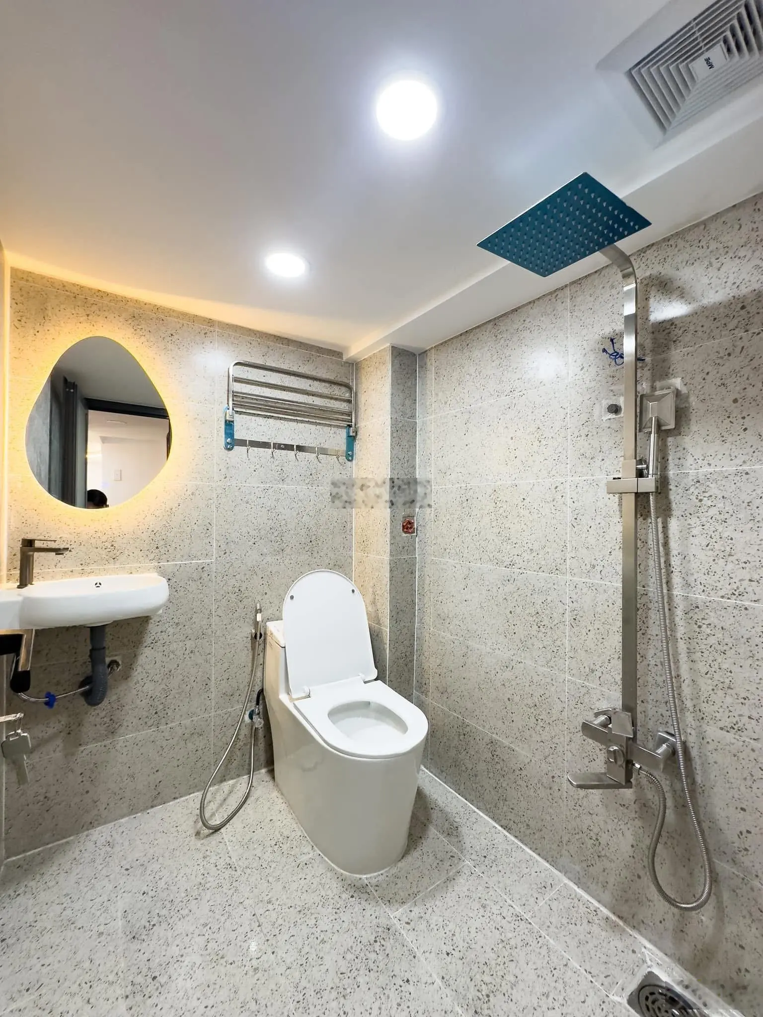 HUỳnh Văn Bánh, Phú Nhuận - 3 tầng 3PN, 3WC - hẻm trước nhà 5m