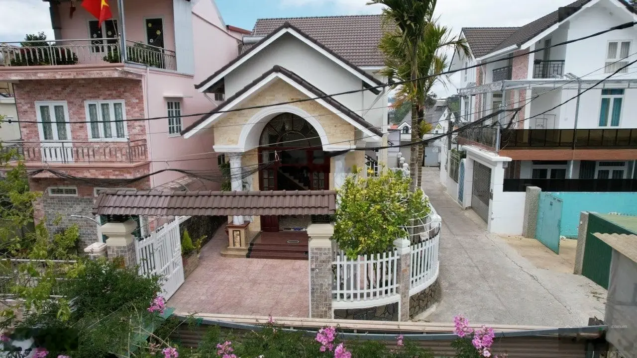 Chủ cần bán gấp villa Sương Nguyệt Ánh giảm còn 16,5 tỷ tại p9. Đà Lạt, Lâm Đồng. sổ hoàn công