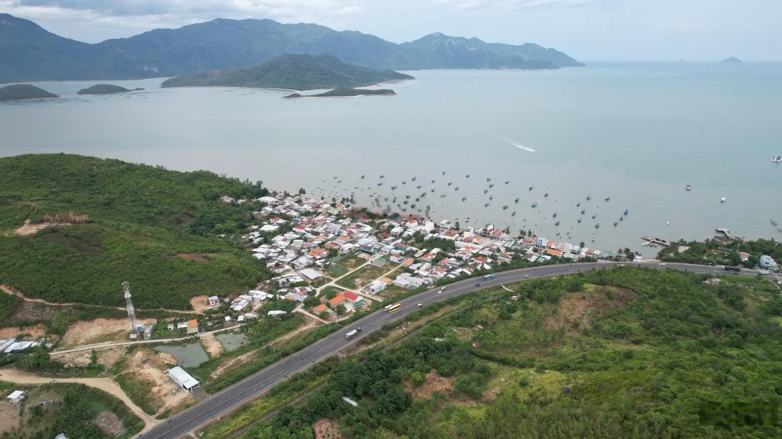 Bán lô đất đẹp phù hợp để xây dựng nhà vườn biệt thự nghỉ dưỡng cách trung tâm TP Nha Trang 15km