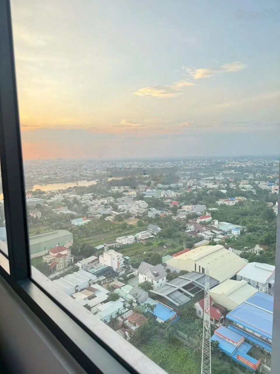 Cần bán căn 1PN view hồ bơi giá 1,83 tỷ (hỗ trợ hết 100%). Lượng 0907 600 ***VP chủ đầu tư Shop 03)