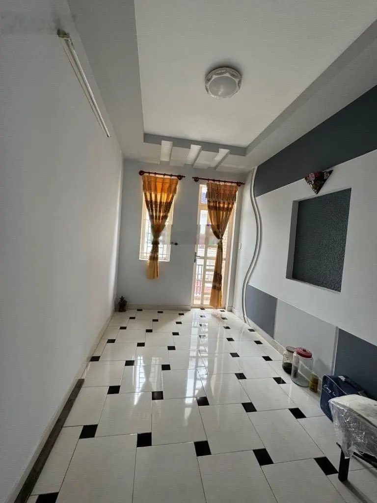 Kẹt tiền cần bán nhà Thành Mỹ, Phường 8, Tân Bình - Giá:3tỷ950/70m2. 1 trệt, 2 lầu. Gần chợ Ông Địa