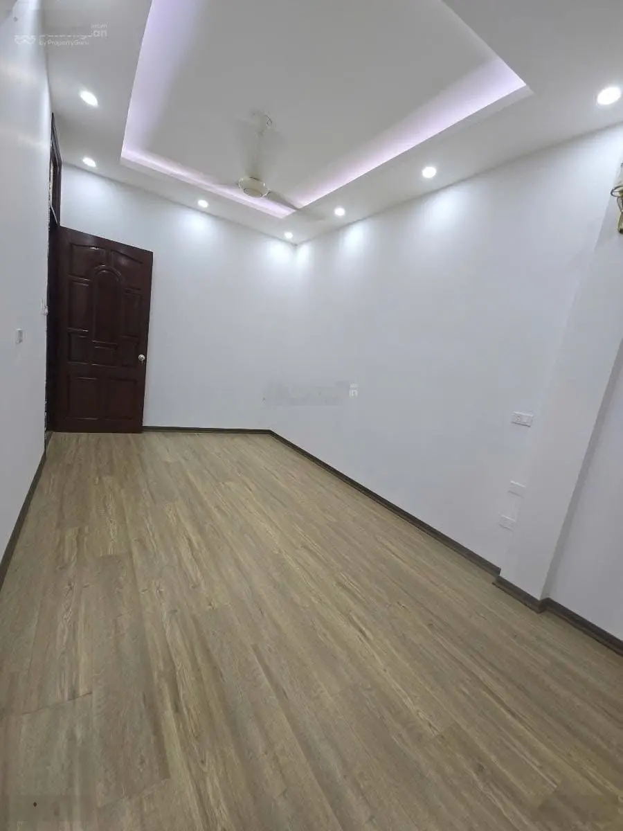 9 tỷ, nhà Vạn Phúc, Hà Đông, 40/50m2 x 5T x mt 5m, ngõ thông ô tô đỗ cửa vào nhà, dân xây chắc chắn