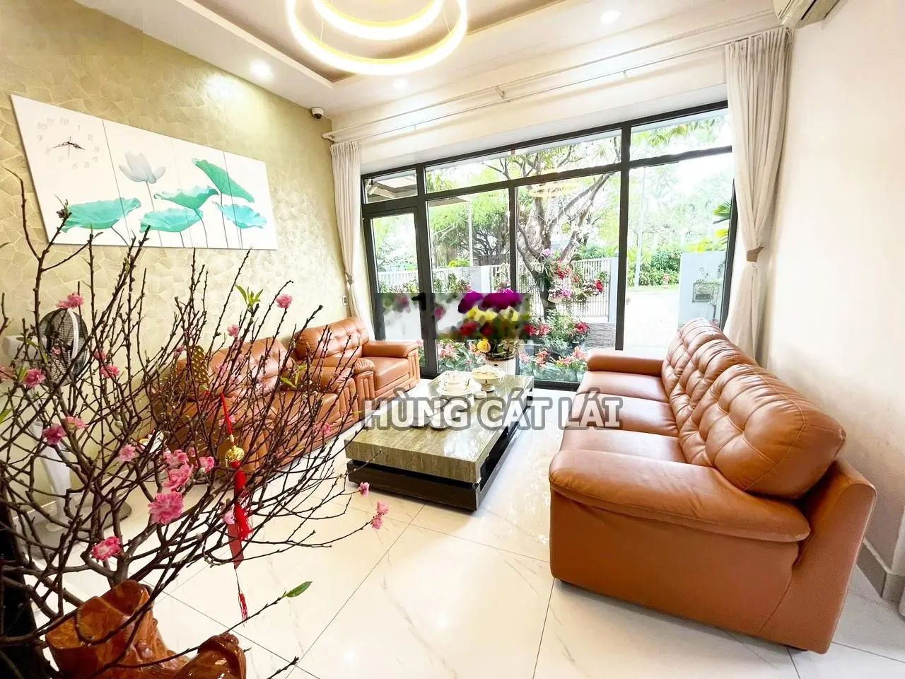 Bán căn góc Vip Phố Đông Village, DT 187.5m2, 1 Trệt 2 Lầu, Full nội thất cao cấp, SHR, Giá 23 Tỷ