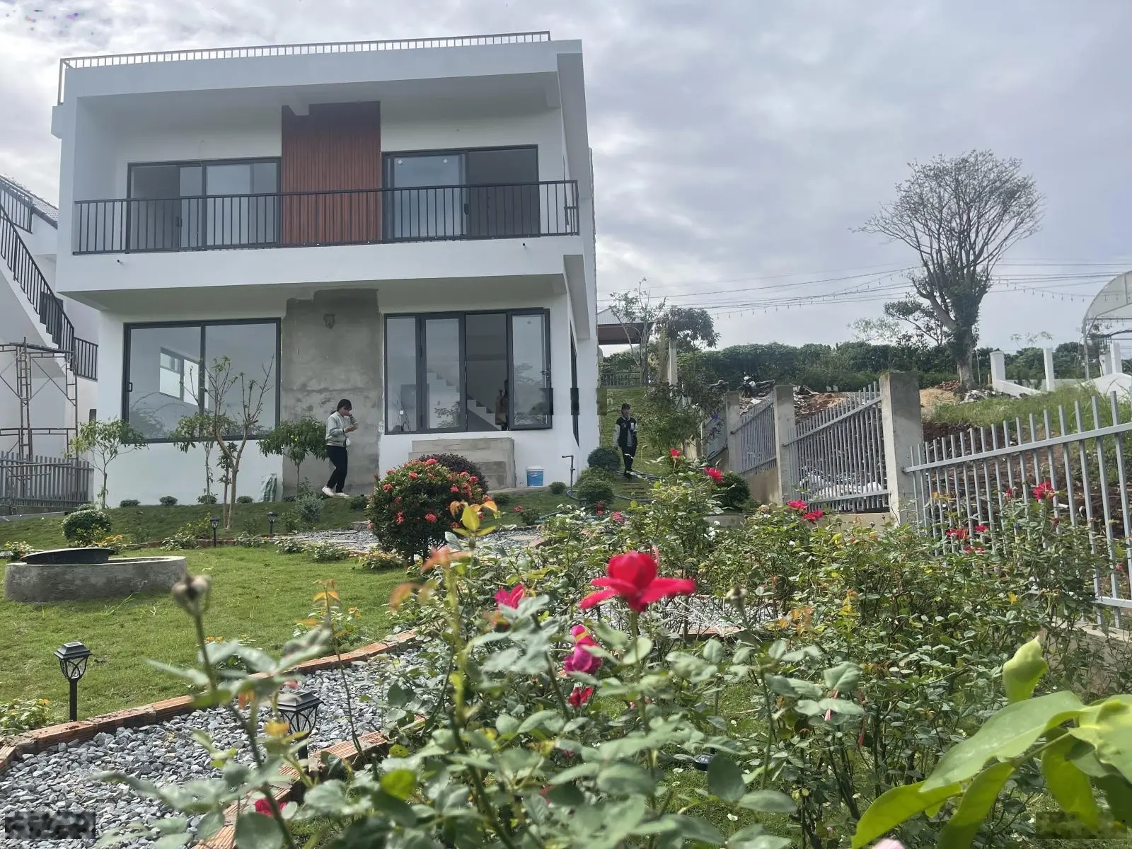 Căn villa ngay sát Đà Lạt, đầy đủ nội thất giá không thể tốt hơn - 0385057218