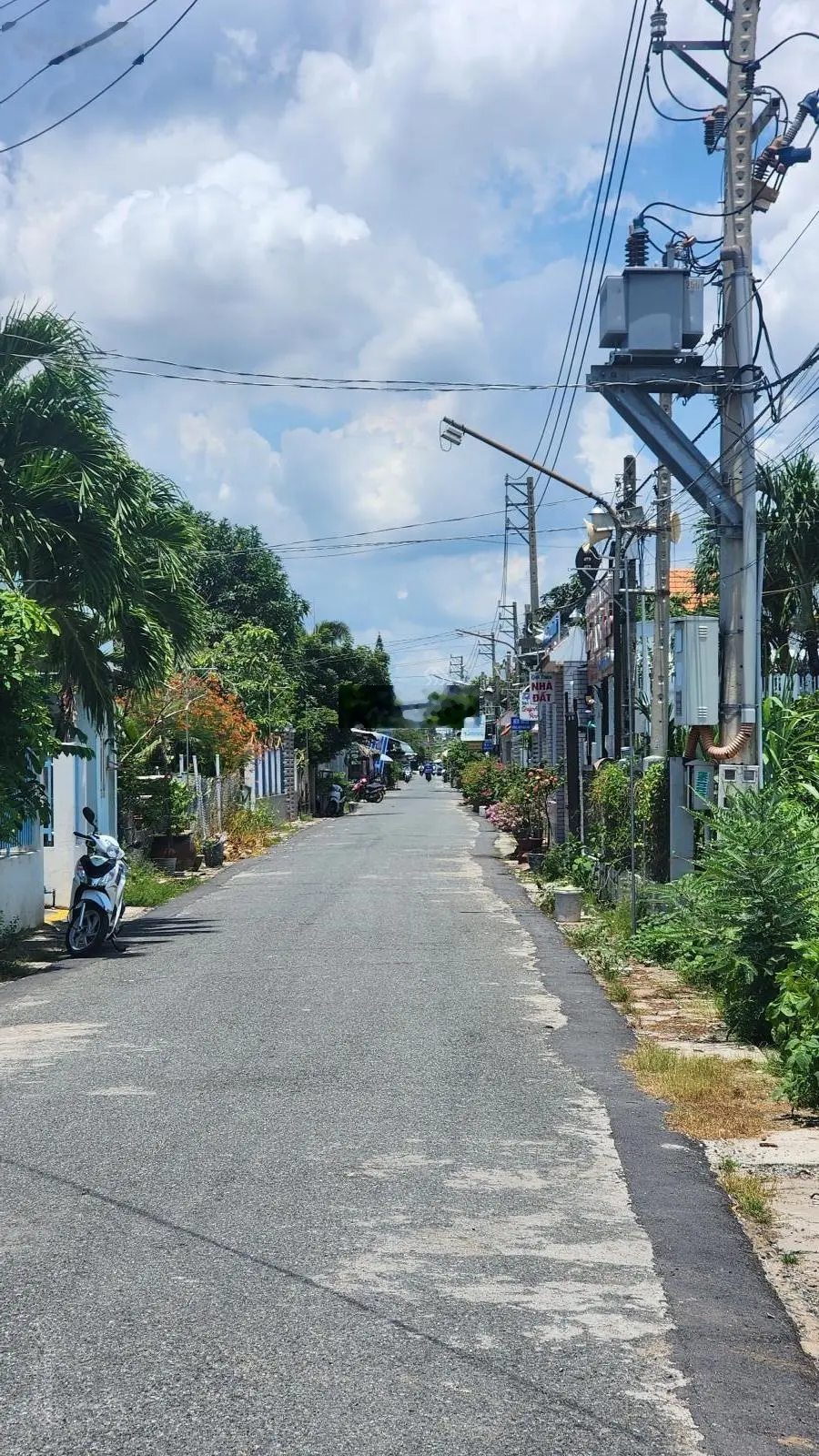 Mình đang kẹt ngân hàng nên cần bán nhanh lô đất ngay khu dân cư,2 mặt tiền đường.Đất sạch,an toàn