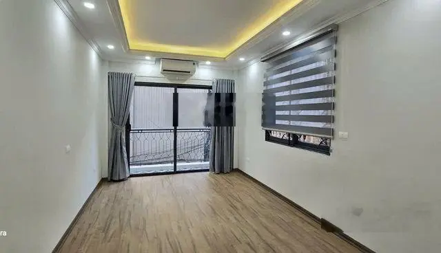 Hồ Đền Lừ, Hoàng Mai, Nhà mới 40m2 5tầng thang máy, ôtô sát cửa, chỉ 7.6 tỉ, LH 0904690958