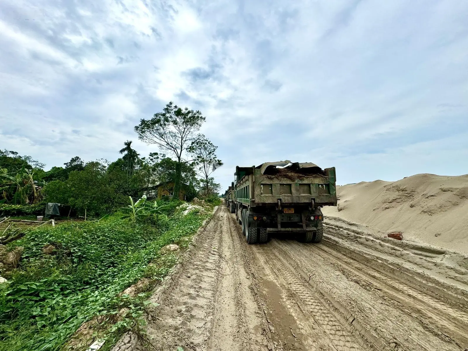 Siêu phẩm đầu tư 72m2 Chỉ Đạo Văn Lâm Hưng Yên, 2 mặt đường mặt tiền rộn 6m đường xung quanh nhà