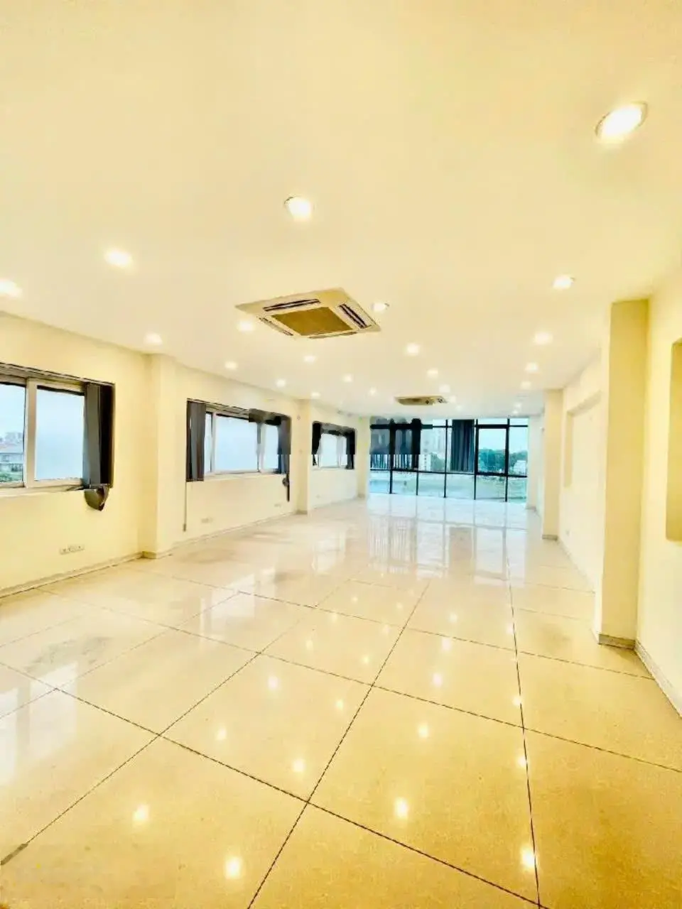 Bán toà vp mặt phố Kim Ngưu - vỉa hè rộng - view sông - dòng tiền 2tỷ/năm - 190m2 - 9 tầng - 68tỷ