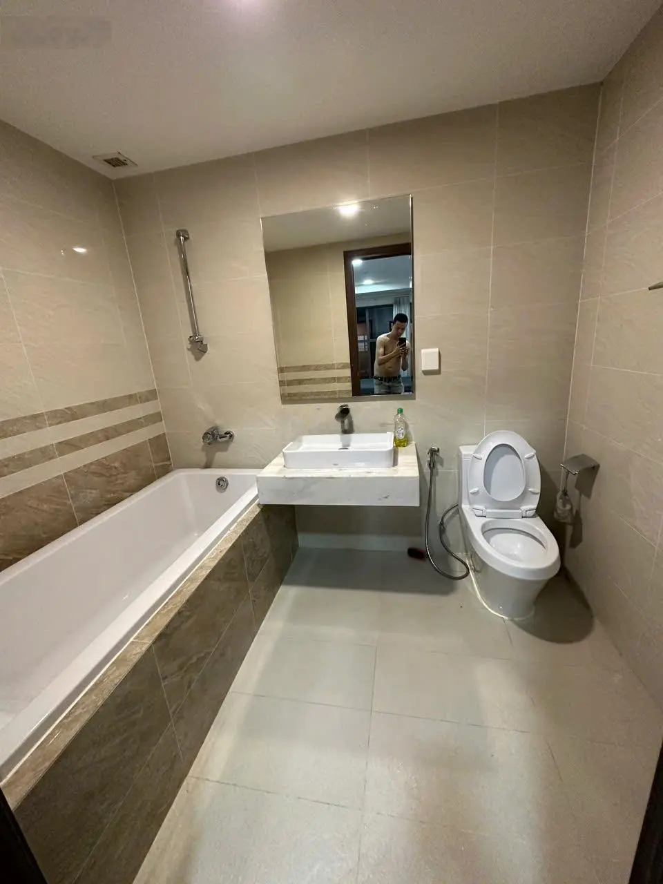 Bán Căn Hộ Saigon Royal , 2PN , 2WC , 82m2 , Full Nội Thất , Giá : 6 Tỷ 5 , bao hết , 0908 435 ***