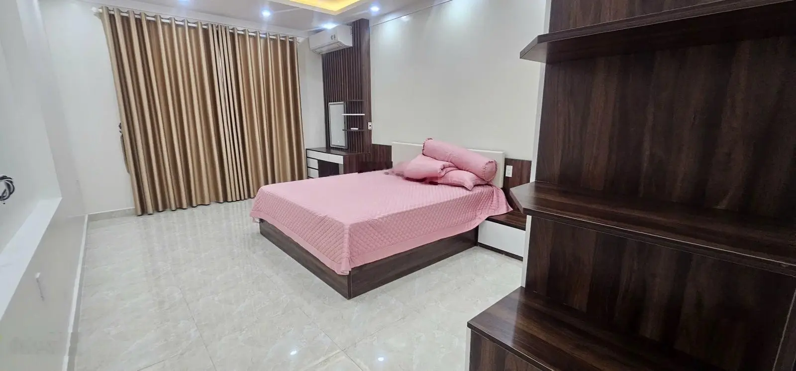 Bán nhà Trung Hành - Ngô Gia Tự - 70m2 lô góc - ô tô đỗ cửa ngày đêm - sẵn thang máy - chỉ 6 tỷ hơn