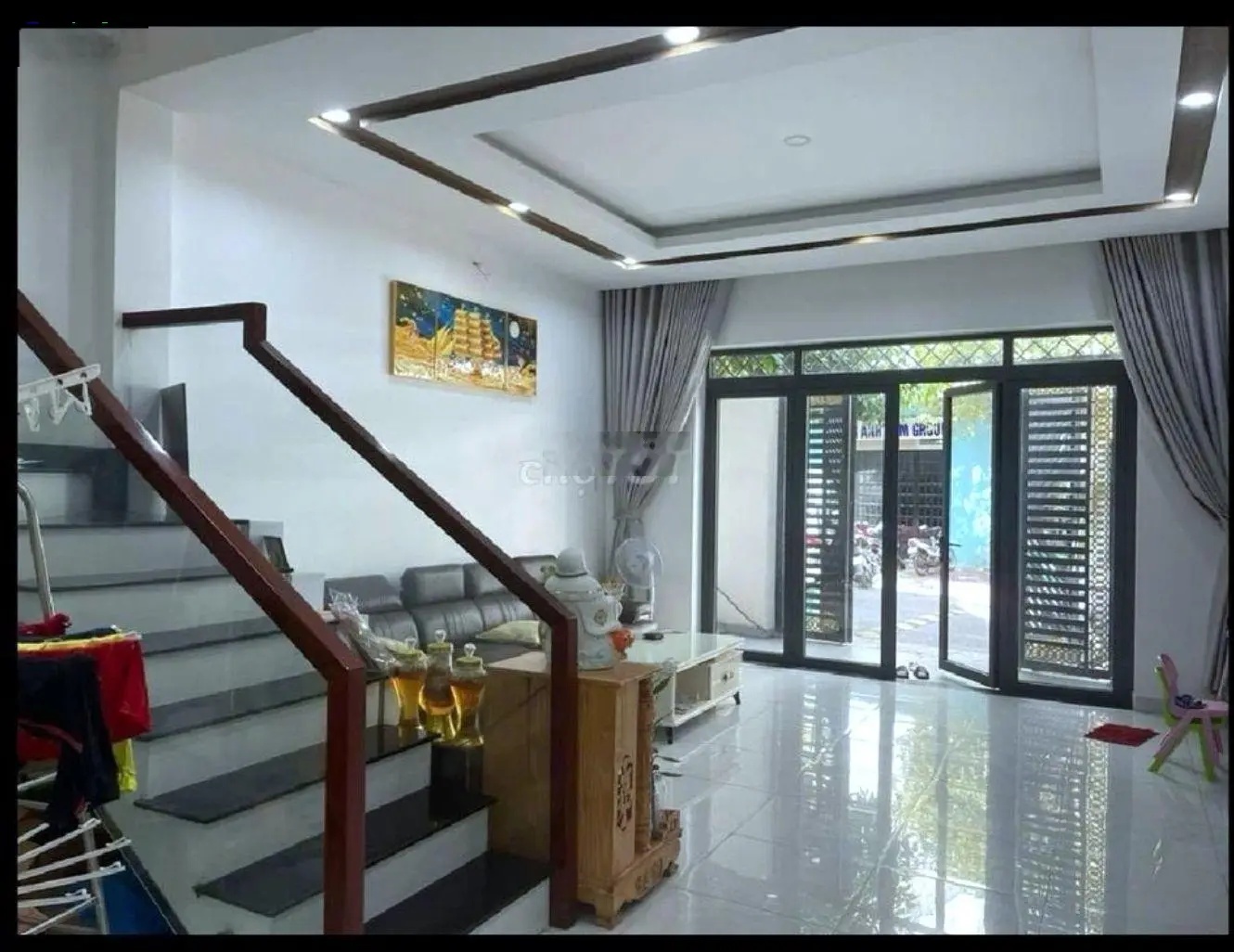 Ban nhà 3 tầng đẹp 82m2(5,5x16m) khu phân lô 403 Tân Chánh Hiệp 10