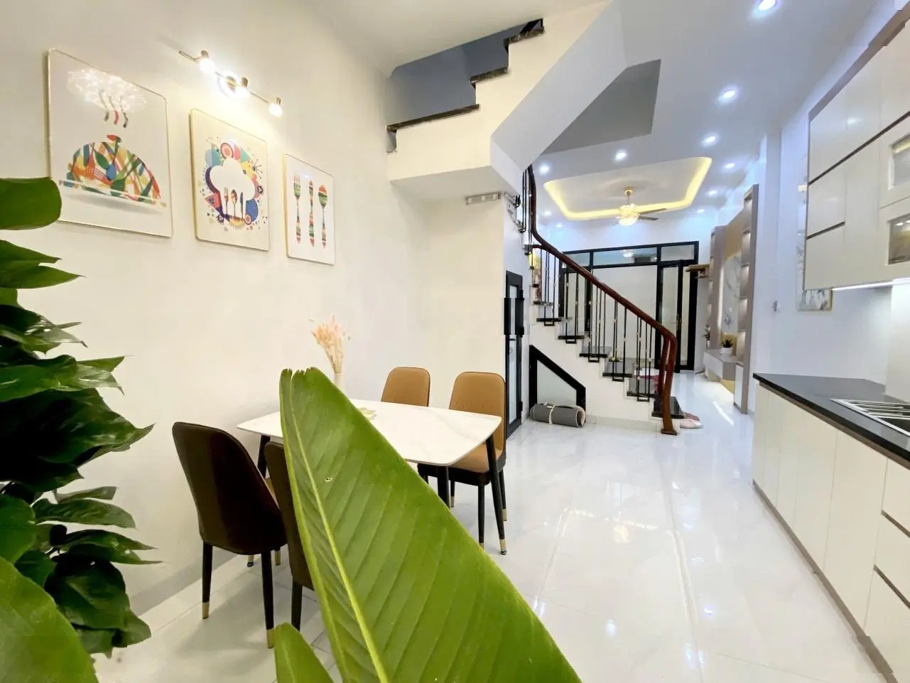 Khâm Thiên 35/45m2, 3 thoáng, 3 ngủ, LH Giang 0979388189