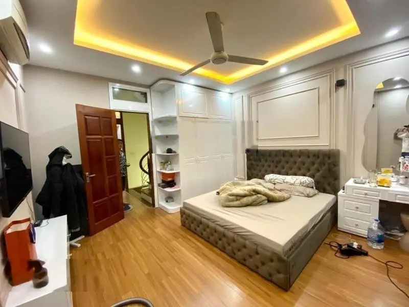 Bán nhà ngõ 68 Triều Khúc Thanh Xuân ô tô, gần phố, gần chợ, 42m2, 4 tầng. Giá 7 tỷ. 0982898705