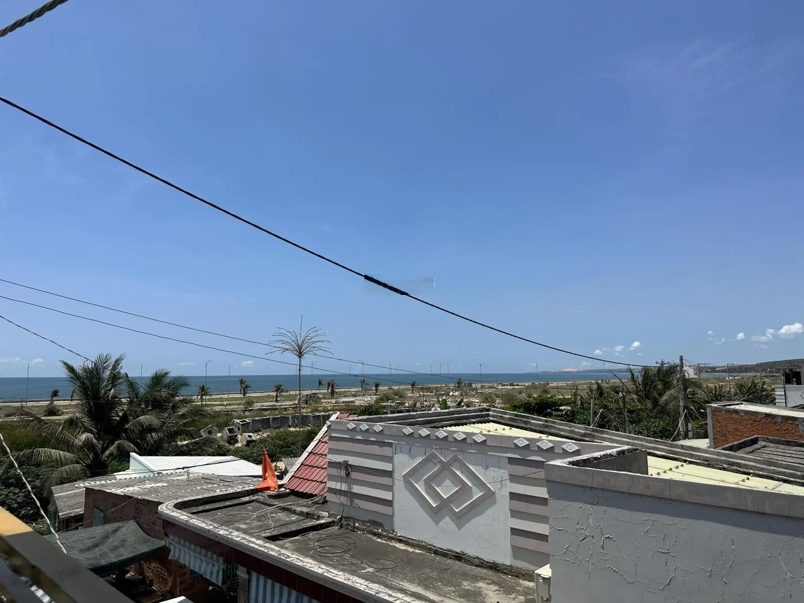 Từ 3,9 tỉ giảm sốc chỉ còn 2ti950tr cho căn nhà lầu mái thái siêu đẹp view biển Phan Thiết