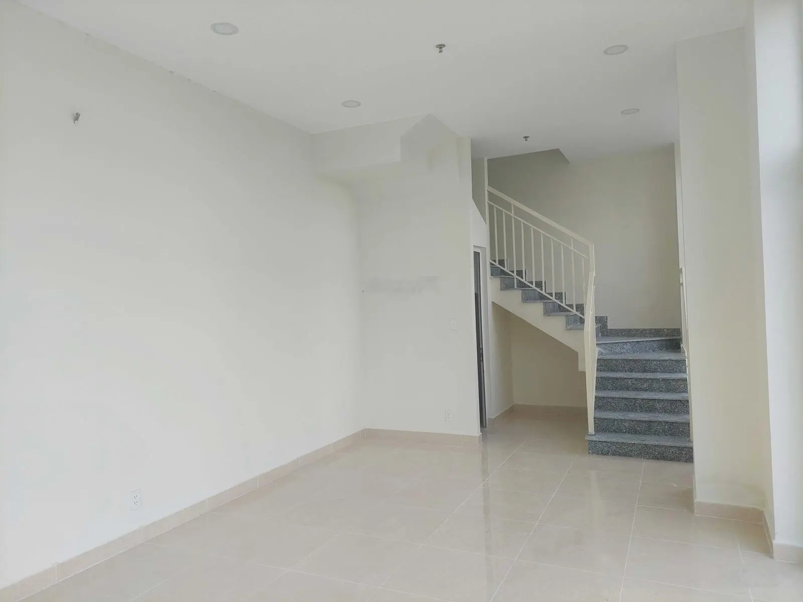 Cần bán shophouse Dream Home Palace, Quận 8, đã bàn giao, thuận tiện kinh doanh mọi ngành nghề