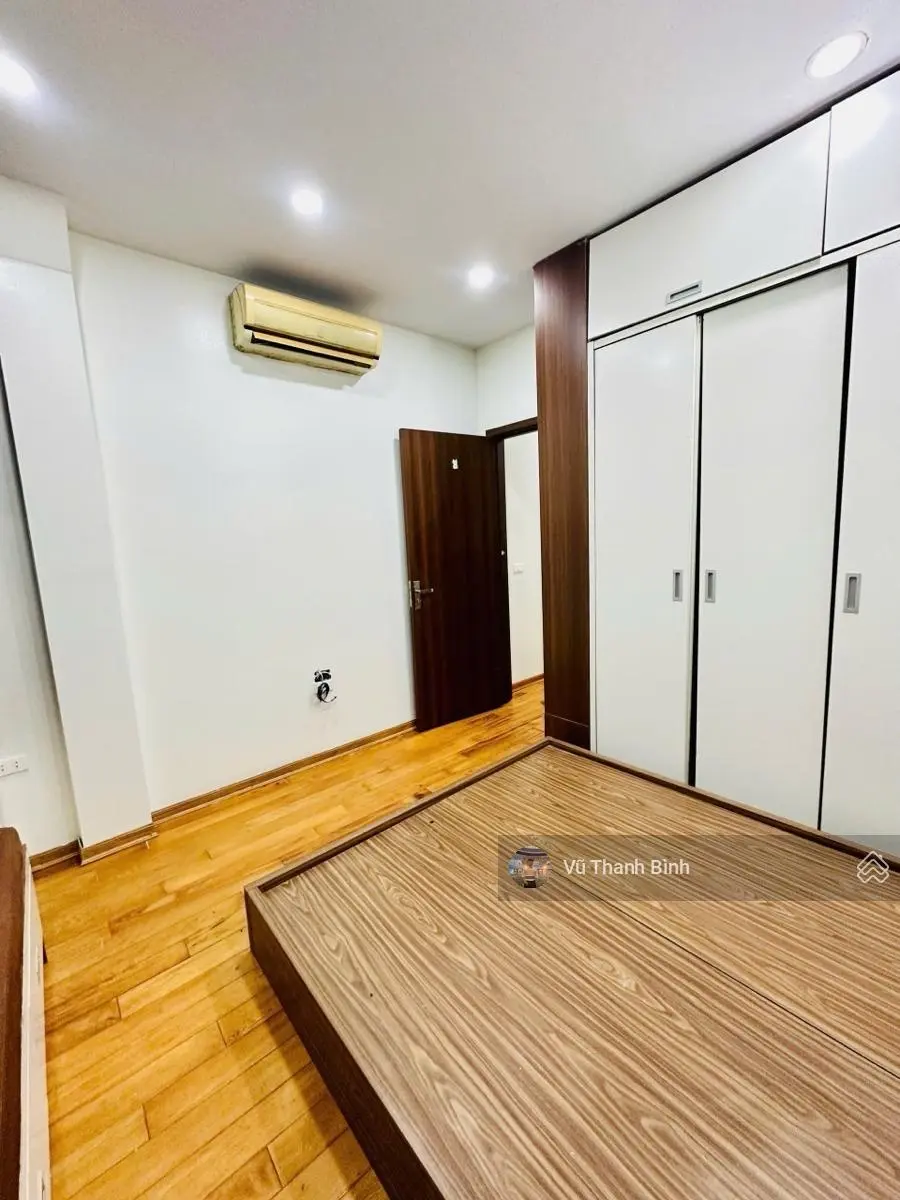 Bán nhà riêng Phố Âu Cơ, 6,25 tỷ, 40m2 3PN, 3WC, mặt tiền 4m, ô tô 30m, dân trí cao. Dòng tiền 10tr