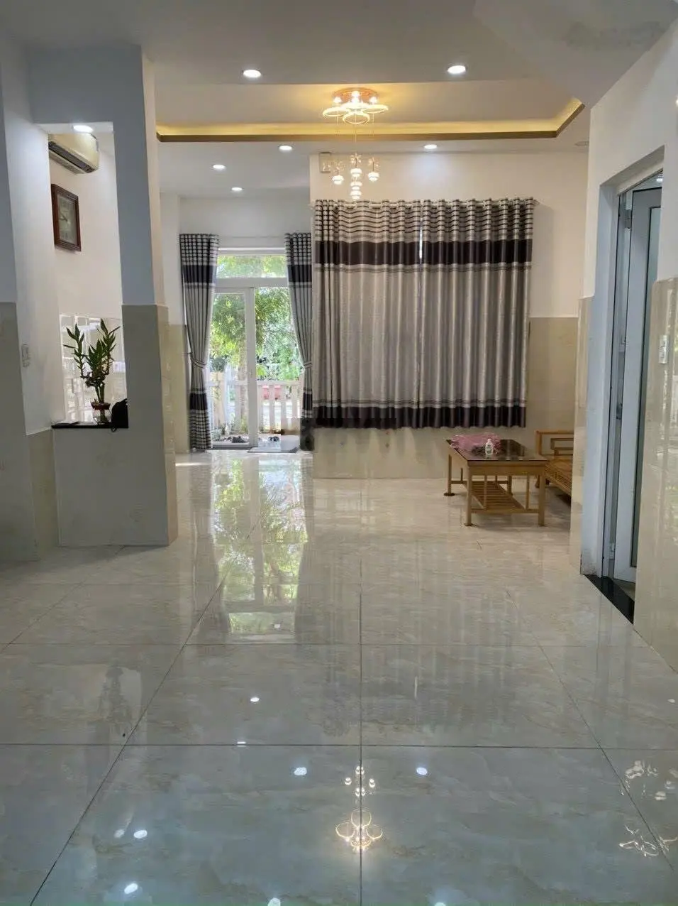 Bán nhà 6.8 tỷ 75m2 2 lầu khu compound lovera park phong phú 4 full NT