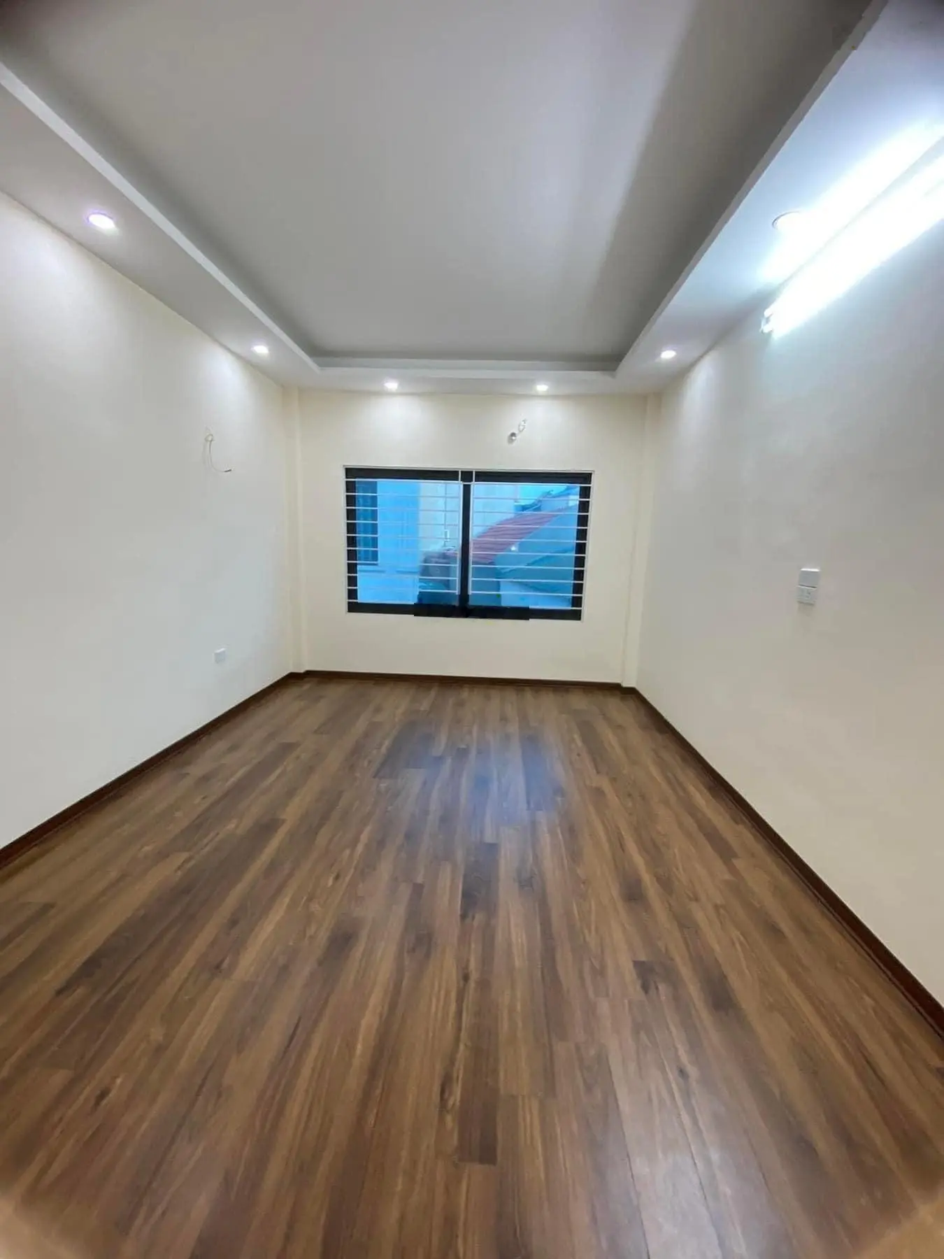 Bán nhà 4T*30m2, full nội thất ôtô đỗ cạnh, ngay cây xăng Cổ Bản Đồng Mai, 5p ra Trung Tâm Hà Đông