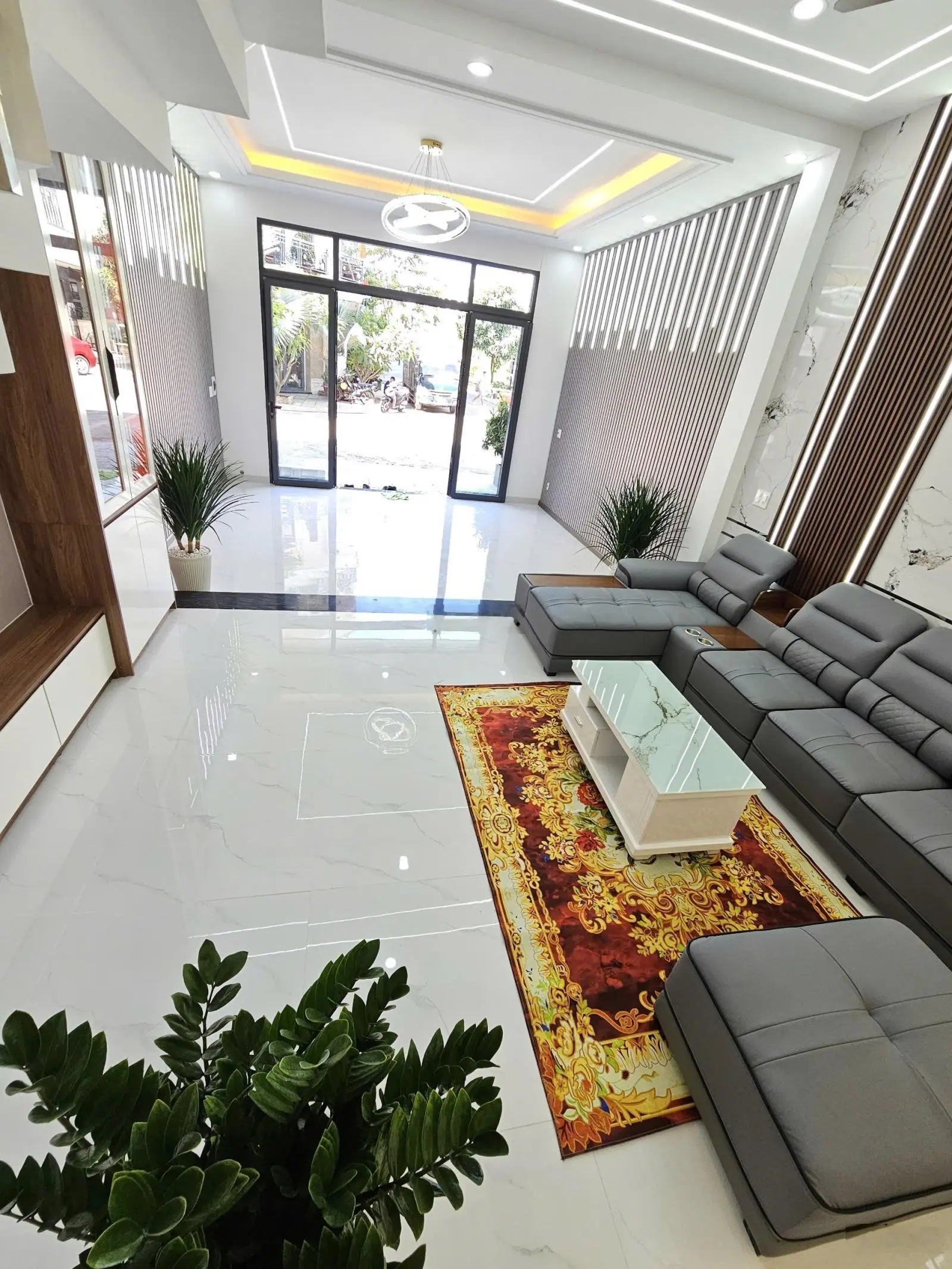 Nhà phố: 4tỷ500, 80m2 có phòng ngủ dưới, nhà 1 trệt 2 lầu đầy đủ nội thất KDC ngay vòng xoay An Phú