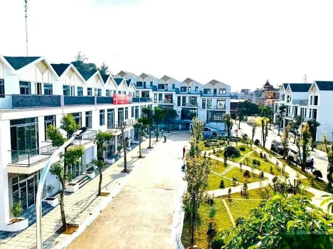 Bán shophouse Mộc Châu Central Hill, 4,8 tỷ, 105m2, 5PN, 4WC