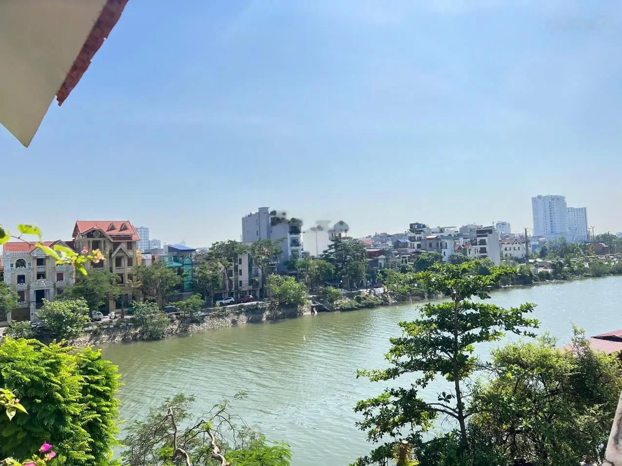 Siêu phẩm siêu hiếm biệt thự lô góc mặt đường Vạn Kiếp. Mặt tiền 10m view thẳng sông