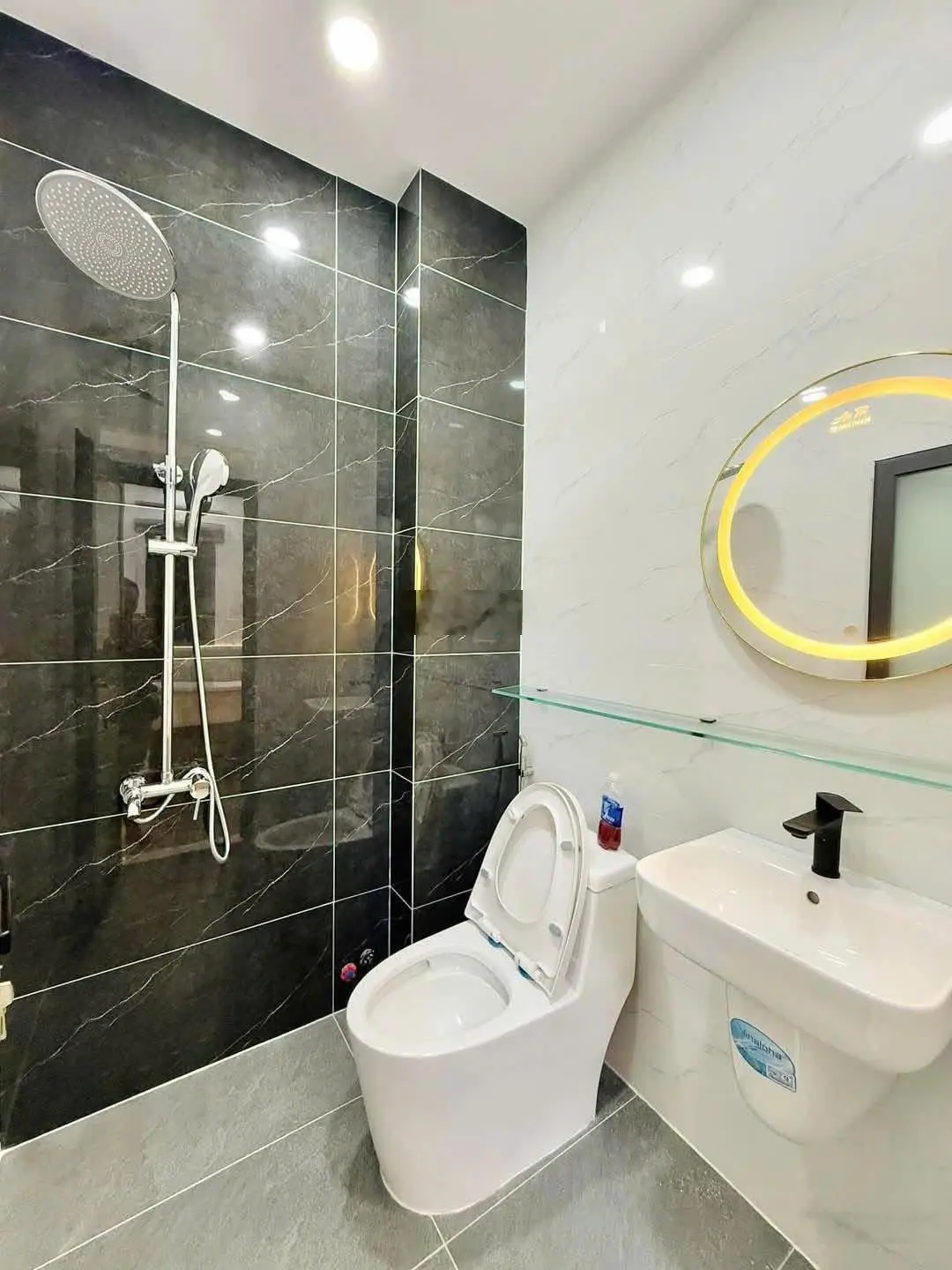 Hàng hiếm! Nhà hẻm Ni Sư Huỳnh Liên, Tân Bình. DT: 50m2/ 2Tỷ 300, dọn vào ở ngay. LH 0909867347