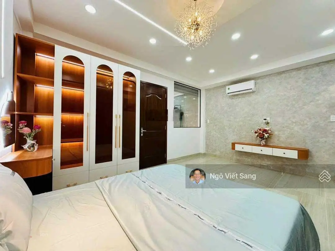 Nhà khá đẹp, mặt phố Nguyễn Chí Thanh - Hải Châu - Đà Nẵng, 79m2 ngang 5m, 4 tầng 4 PN, giá tốt