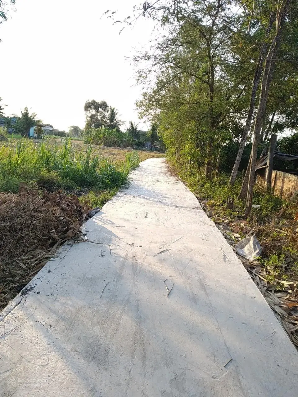 Cần bán nhà vườn Long An đầy đủ tiện nghi cách chợ Bình Chánh 19km, SHR