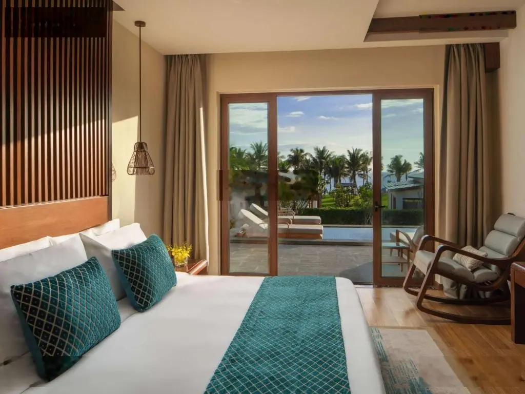 Bán biệt thự movenpick cam ranh 2pn dt:513,59m2 tặng kèm căn hộ view biển giá 17,5ty