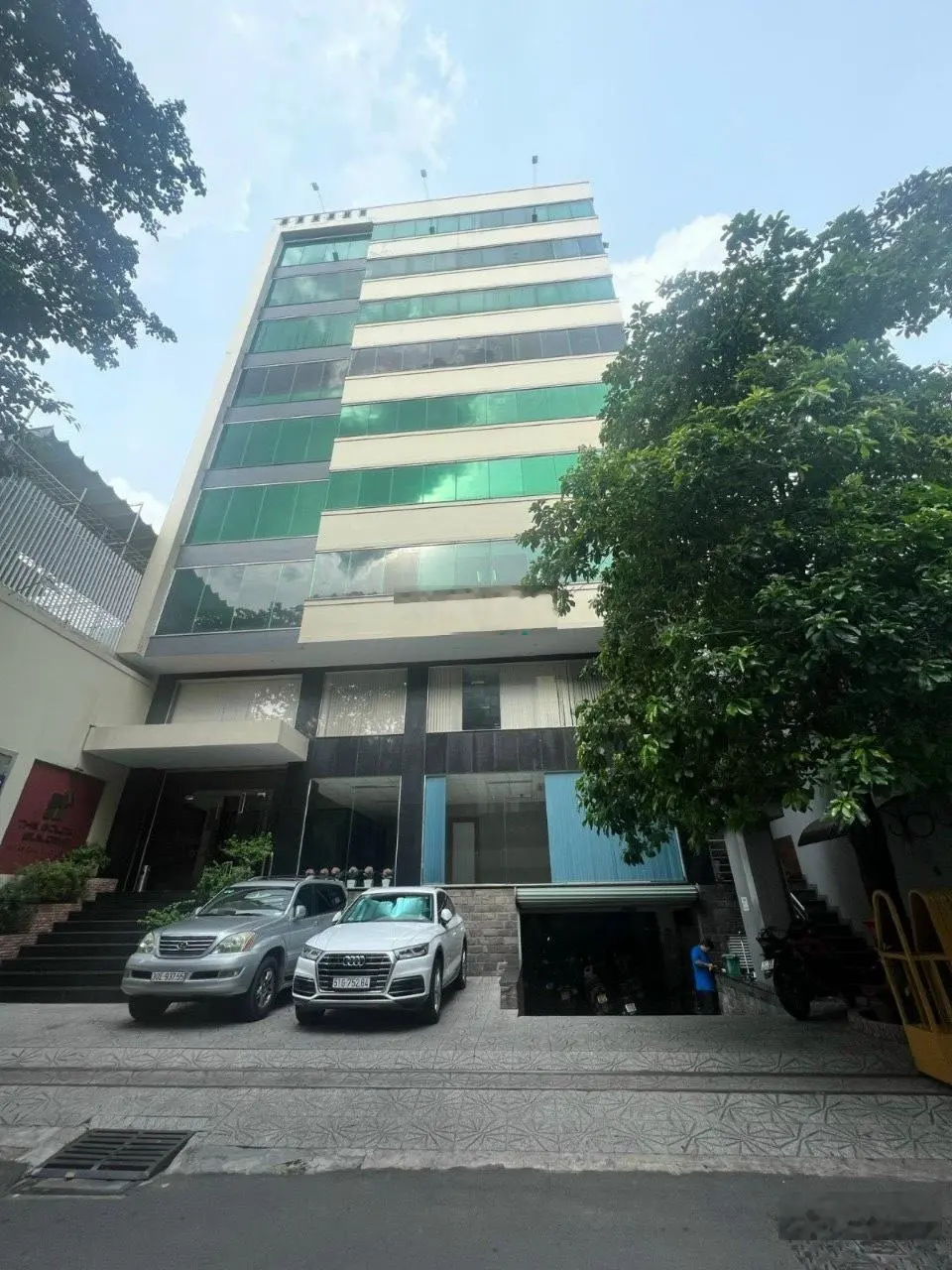 Bán tòa building Hoàng Văn Thụ, P4, Tân Bình, 11x26m, hầm 6 lầu, DTS: 1.300m2, HĐT: 200tr, 43 tỷ