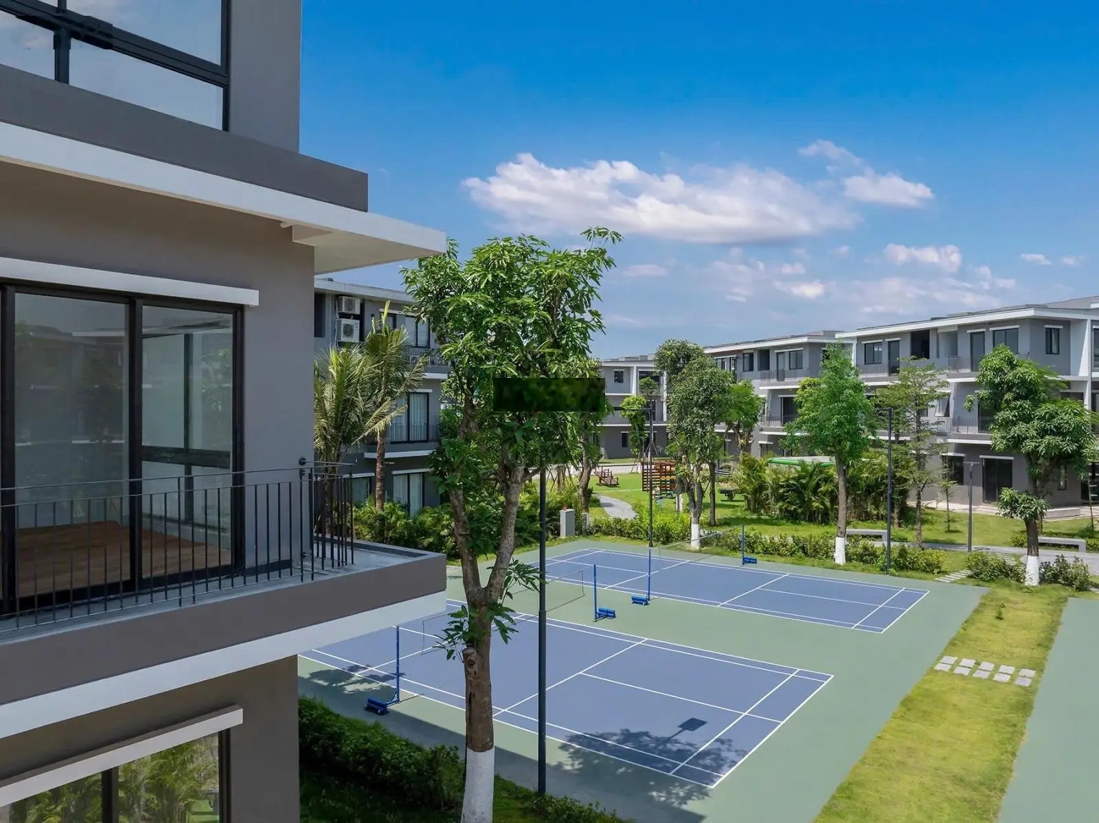 Bán biệt thự Song lập Eco Central Park Vinh, Chỉ với 7,x tỷ, vị trí cạnh bể bơi, cách Sông Lam 150m