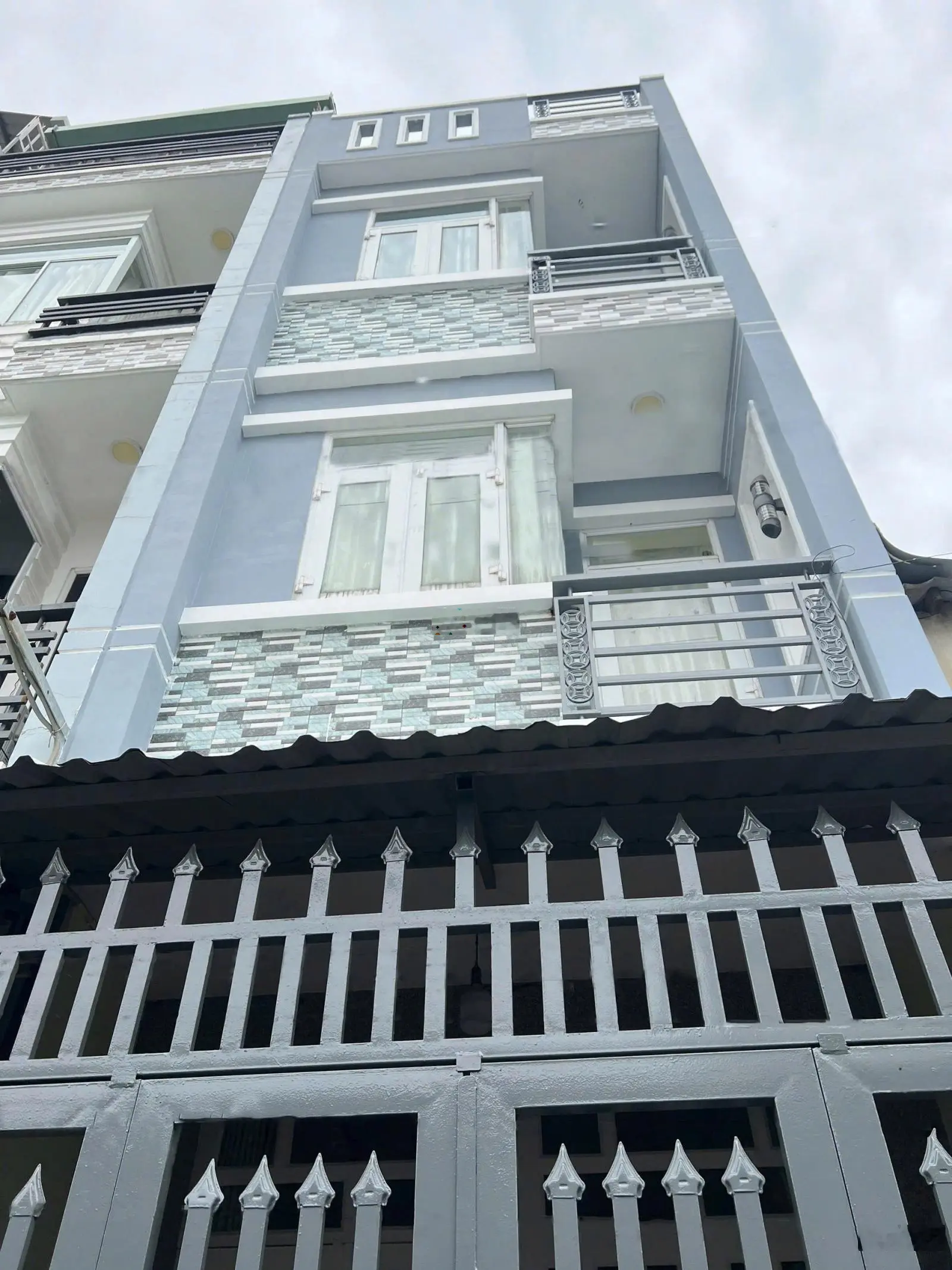 Nhà bán 3 tầng- ST -63m2(3,4 x 18) nở hậu 3,8-Giá: 6 tỷ2 TL- hẻm ô tô cách 10m Bùi Minh Trực P6Q8