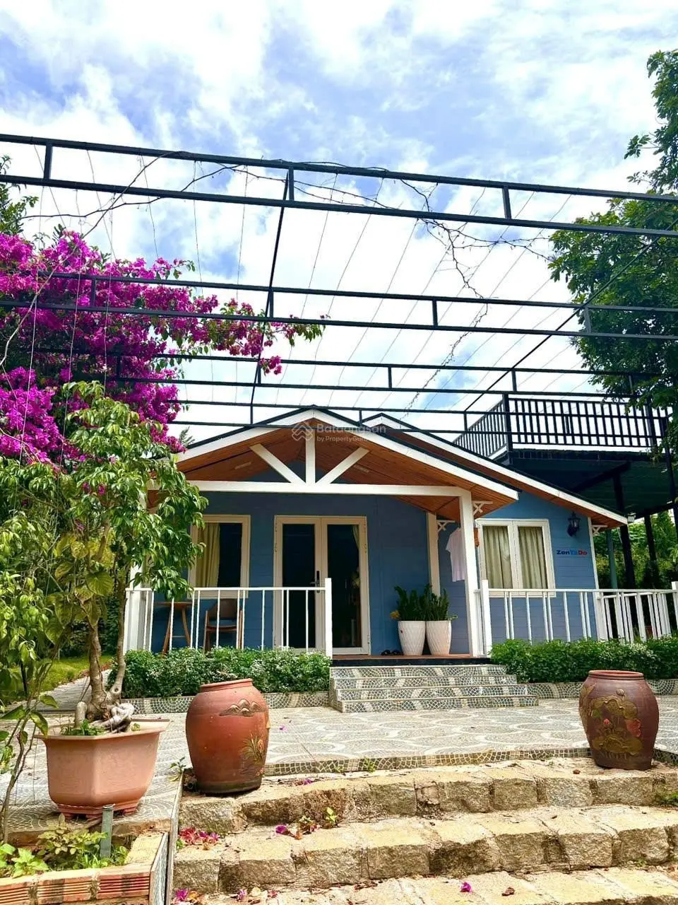 Villa mini sân vườn + 4 bungalow + hồ cá Koi + view rừng thông tại TP Đà Lạt