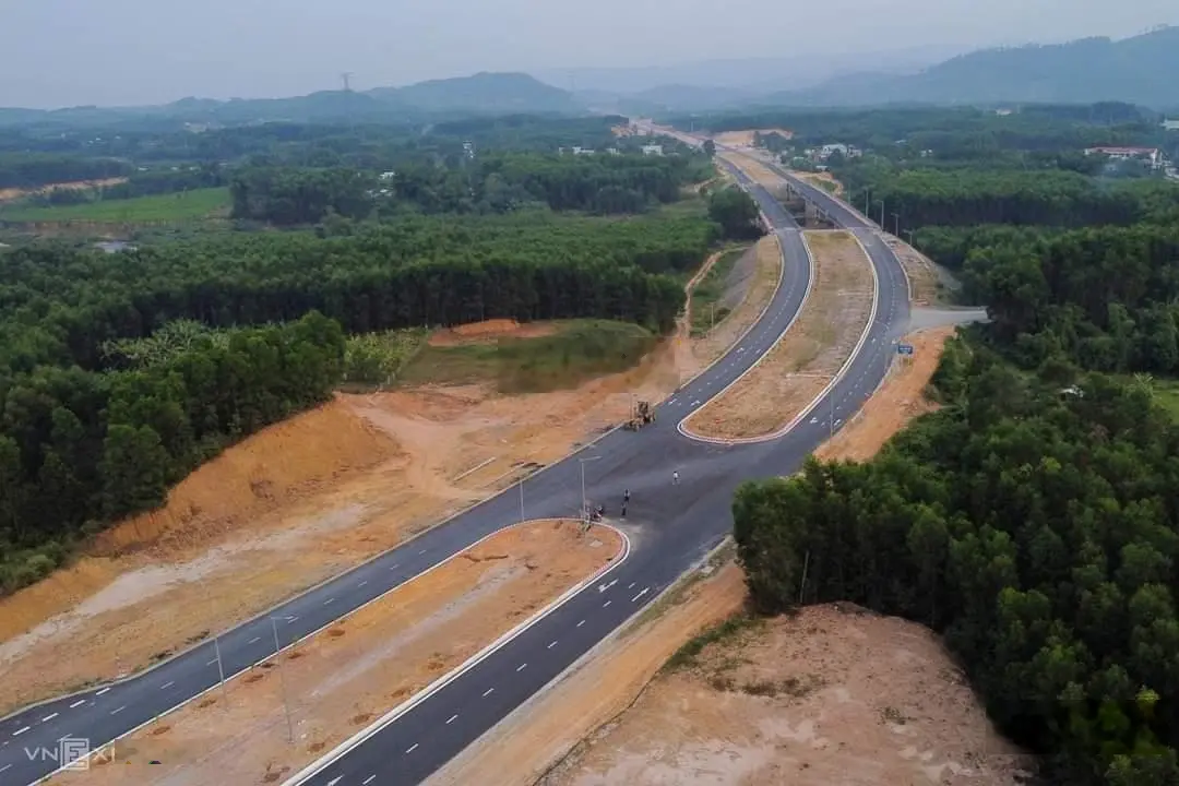 Bán lô đất trồng cây lâu năm 2.3ha có suối tự nhiên trước mặt ô tô vào tận nơi, có 3 tỷ Xã Hoà Ninh