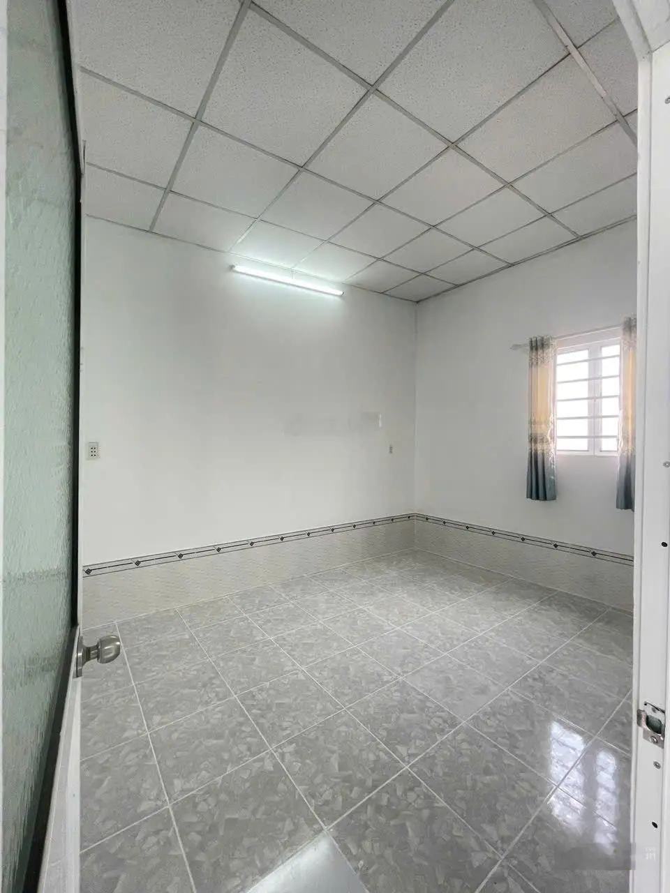 Bán nhà riêng tại Mỹ Hạnh Nam, 670 triệu, 80m2, full thổ, gần chợ chỉ 100m. Kẹt tiền bán gấp