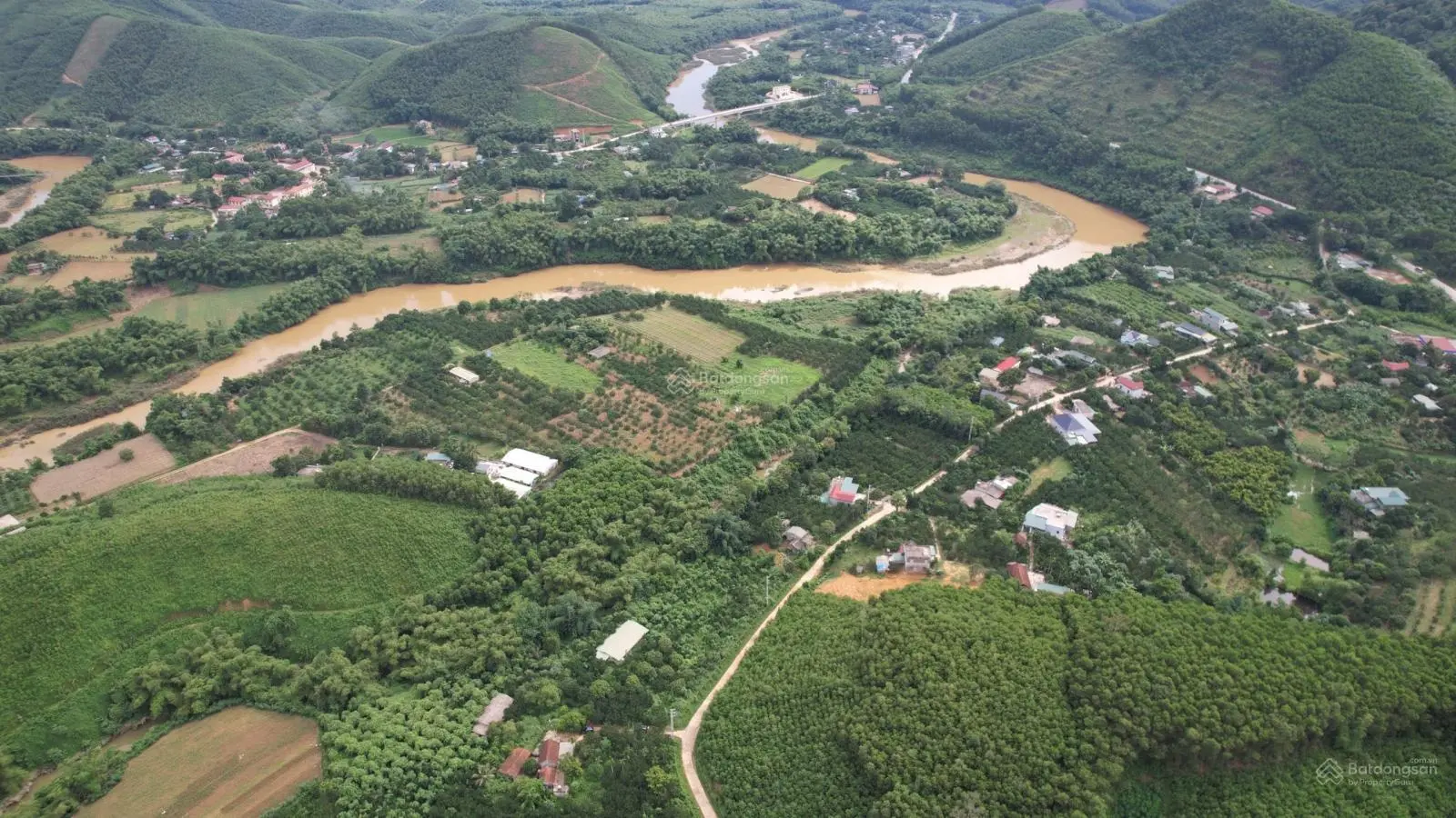 Cần chuyển nhượng gần 1,3ha bám Sông Bôi, Huyện Lạc Thủy giá đầu tư