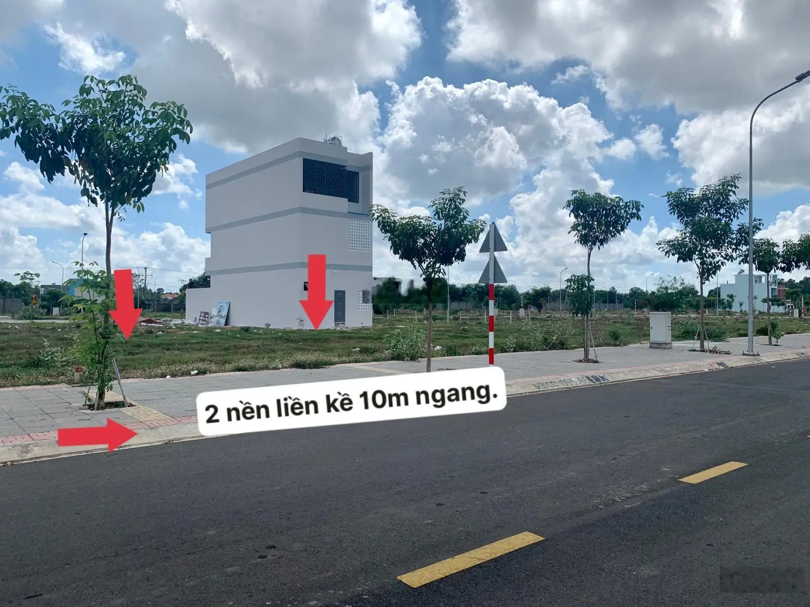 Bán gấp 2 lô liền kề 10m ngang, Ngay KDC Bình Sơn. Cách đường DT769 chỉ 200m. DT 100m2