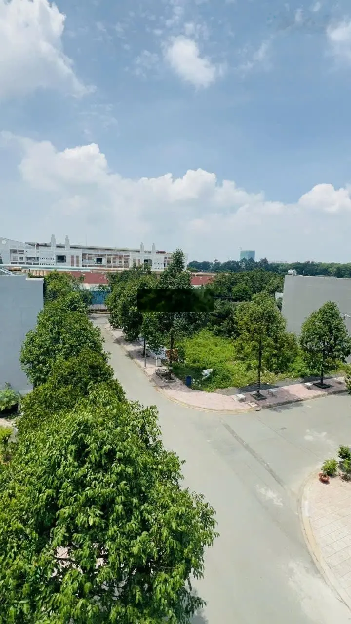 Nhà KDC Thanh Bình TP. Thuận An, 72m2, 3 tầng, 4,95 tỷ, SHR, hoàn công