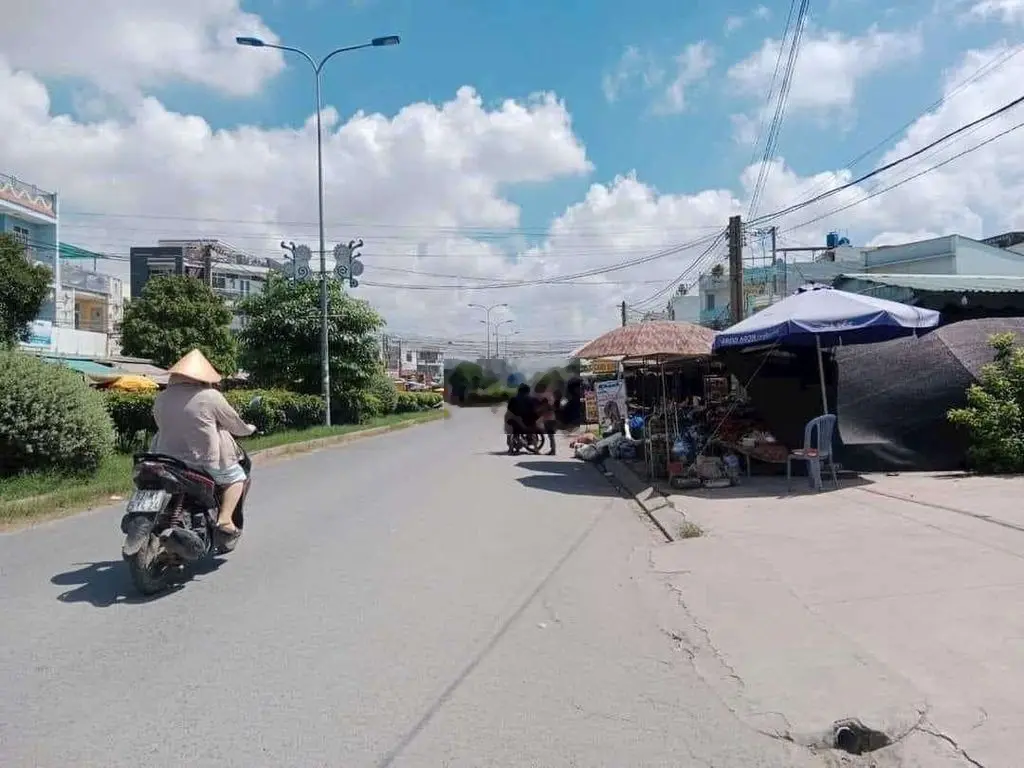 Đất Mặt tiền chợ gò đen